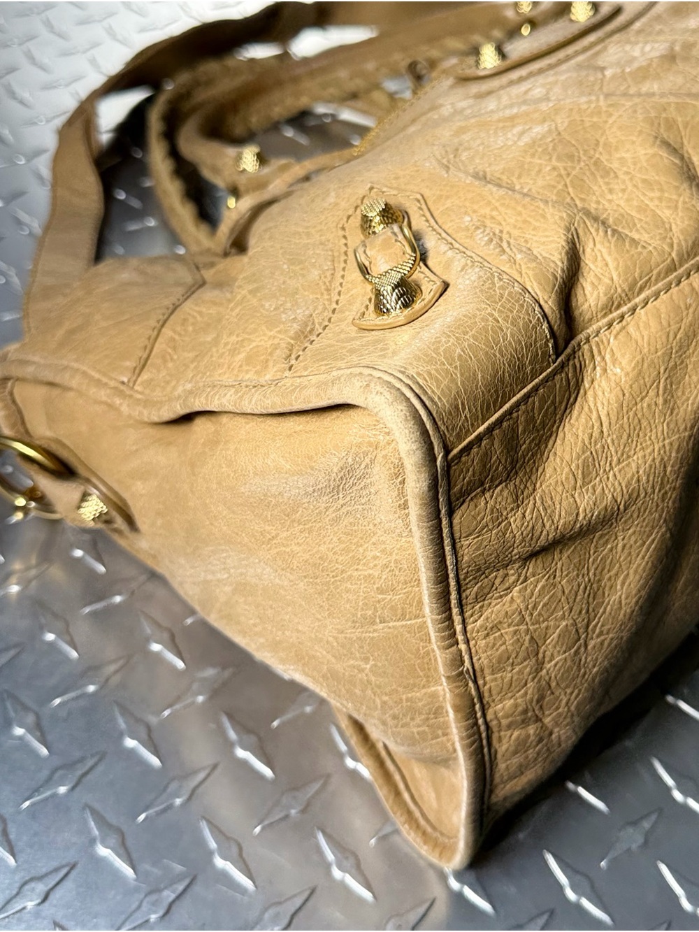 Balenciaga Classic Moto Medium City Bag in Beige GHW - Picture 4 of 11